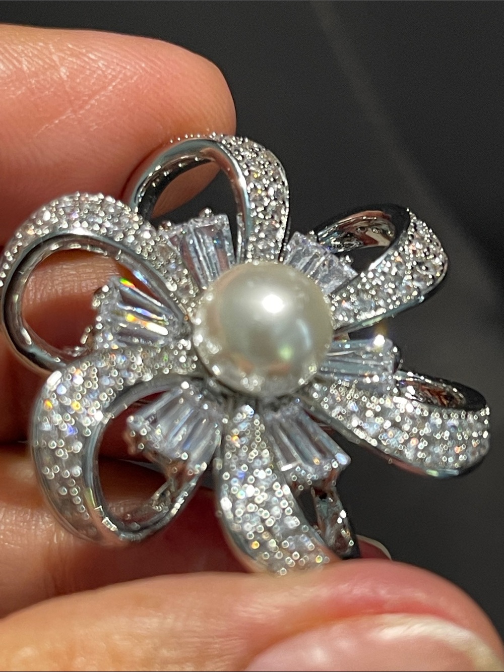 Elegant Silver Pearl & Moissanite Flower Brooch Gorgeous Jewelry